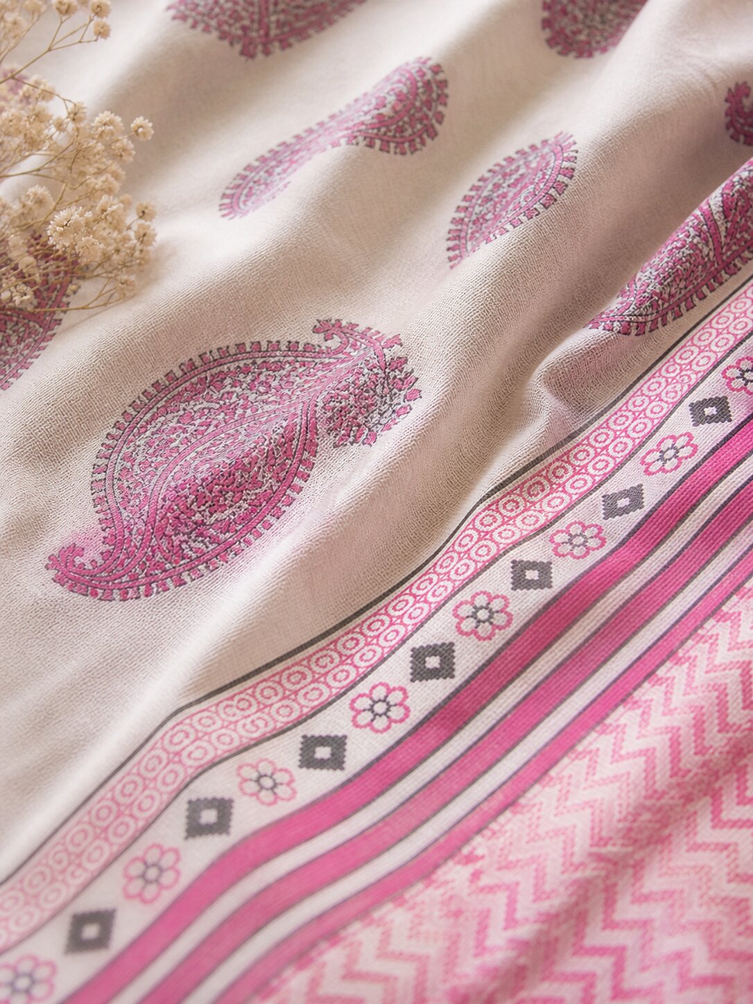 CROFF Premium Pure Cotton King Size Bedsheet with 2 Pillow Covers β Pink Paisley Jaipuri Print (90 x 108 inches)