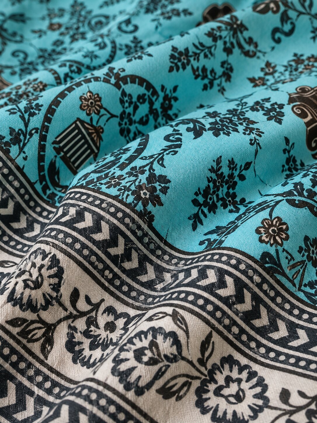 CROFF 100% Pure Cotton King Size Jaipuri Printed Bedsheet with 2 Pillow Covers | Soft & Breathable | 93 × 108 Inches | Aqua Blue & Charcoal Floral