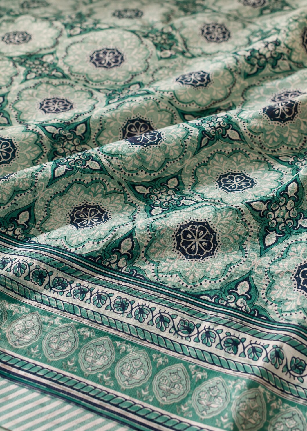 CROFF 100% Pure Cotton King Size Jaipuri Printed Bedsheet with 2 Pillow Covers | Soft & Breathable | 93 × 108 Inches | Sage Green Floral Medallion